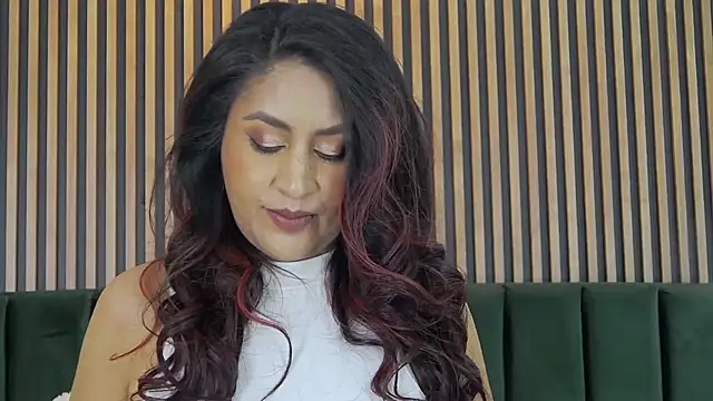 MonicaMoret online show from March 31, 12:29 pm