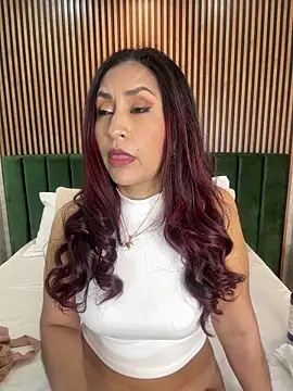 MonicaMoret online show from February 5, 12:34 pm