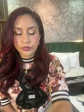 Snapshot of MonicaMoret chatting on July 1, 12:27 pm MonicaMoret online show from July 1, 12:27 pm