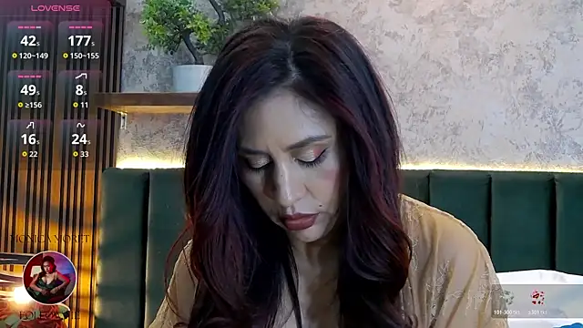 Snapshot of MonicaMoret chatting on June 12, 12:36 pm MonicaMoret online show from June 12, 12:36 pm