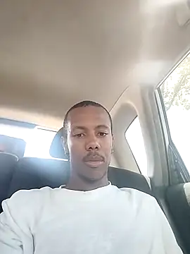 Snapshot of bobzerr chatting on February 10, 10:36 am bobzerr online show from February 10, 10:36 am