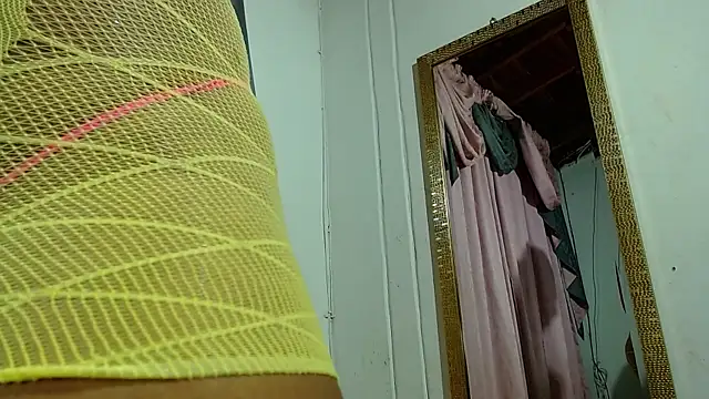 Snapshot of MielSquirt chatting on October 9, 8:59 am MielSquirt online show from October 9, 8:59 am