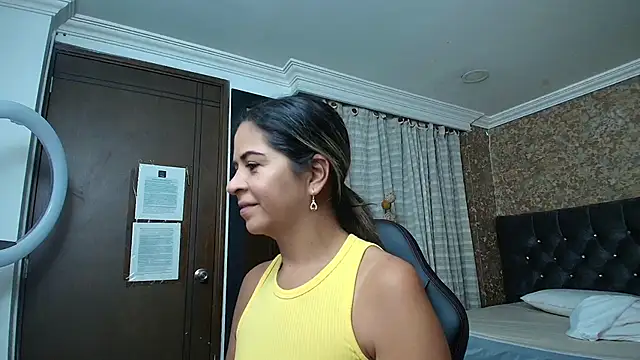 stella xue online show from October 18, 9:17 pm