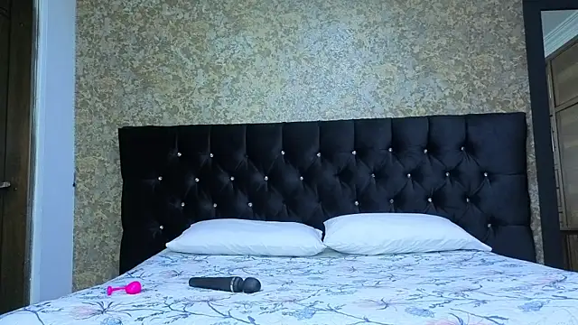 stella xue online show from November 4, 10:46 pm