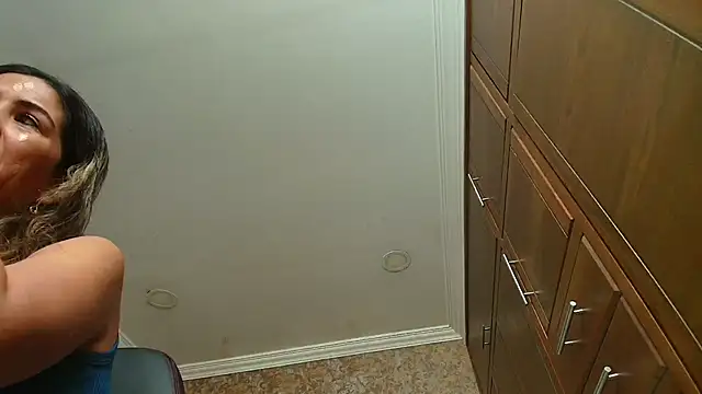 stella xue online show from September 23, 8:05 pm