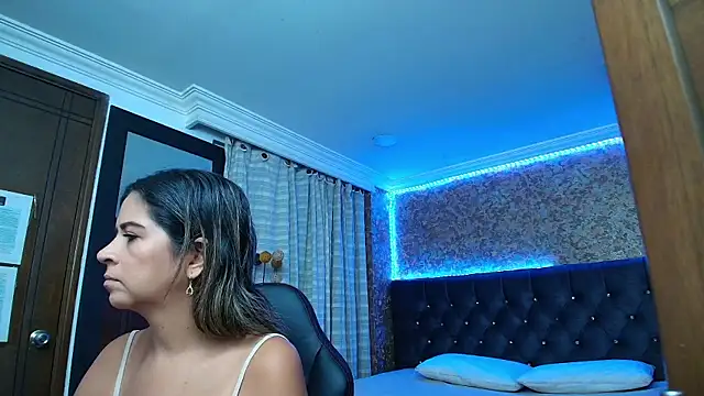 stella xue online show from October 17, 9:27 pm