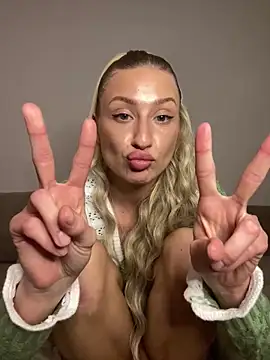 belle98 online show from December 13, 8:04 pm