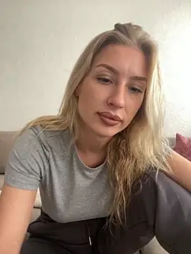 belle98 online show from October 31, 12:57 pm