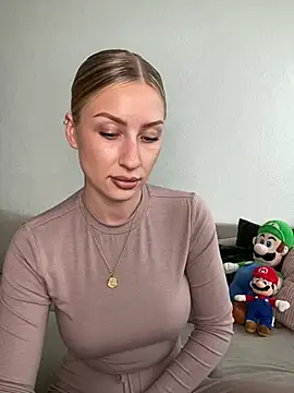 belle98 online show from March 6, 4:13 pm