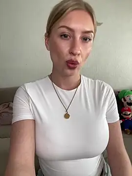 belle98 online show from April 30, 3:08 pm
