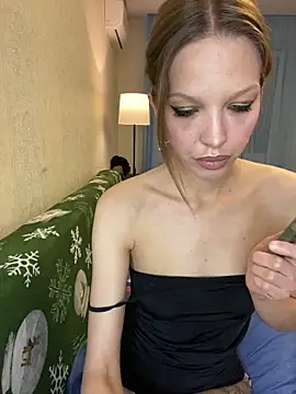 Snapshot of KateMariett chatting on June 7, 9:20 pm KateMariett online show from June 7, 9:20 pm