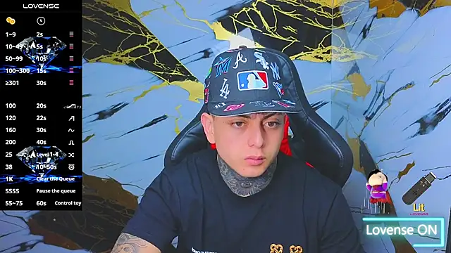 Kevin22 222 online show from November 19, 4:12 am