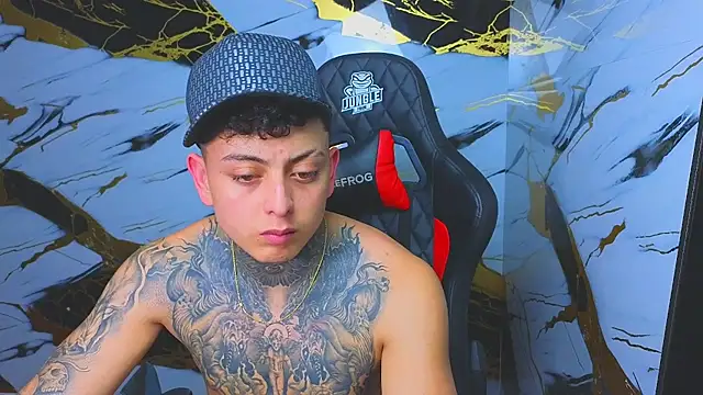 Kevin22 222 online show from November 12, 5:00 am