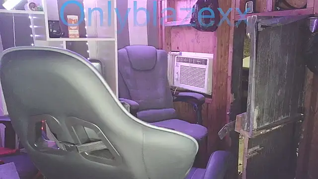 OnlyBlazexx online show from January 15, 3:10 am