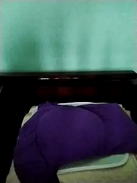 Snapshot of Luxcute286 chatting on July 9, 12:11 am Luxcute286 online show from July 9, 12:11 am