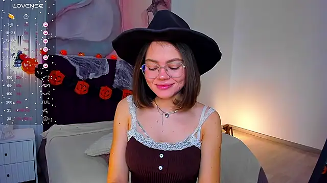 Snapshot of Kelly_Cuutie chatting on October 30, 1:04 am Kelly Cuutie online show from October 30, 1:04 am