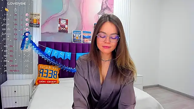 Kelly Cuutie online show from October 3, 12:58 am