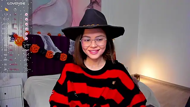 Snapshot of Kelly_Cuutie chatting on October 25, 12:54 am Kelly Cuutie online show from October 25, 12:54 am