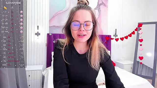 Kelly Cuutie online show from February 21, 6:07 am