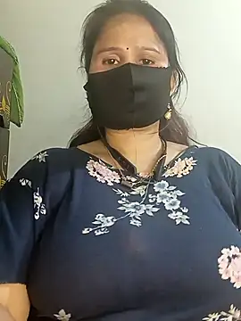 Snapshot of Tishani chatting on October 2, 8:23 pm Tishani online show from October 2, 8:23 pm