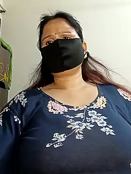 Snapshot of Tishani chatting on September 21, 4:56 pm Tishani online show from September 21, 4:56 pm