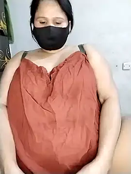 Snapshot of Tishani chatting on November 29, 6:08 pm Tishani online show from November 29, 6:08 pm