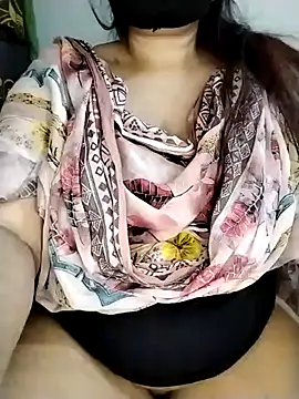 Snapshot of Tishani chatting on November 26, 5:46 pm Tishani online show from November 26, 5:46 pm