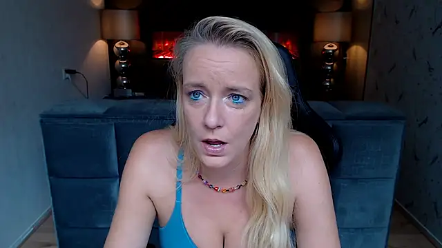 Snapshot of Wendysexyx chatting on October 3, 9:55 am Wendysexyx online show from October 3, 9:55 am