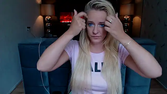 Snapshot of Wendysexyx chatting on September 16, 11:55 am Wendysexyx online show from September 16, 11:55 am