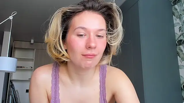 Lilith lutherlow online show from April 10, 11:17 am