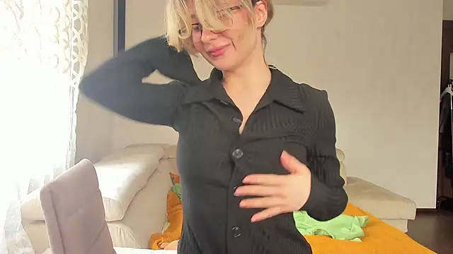 Snapshot of Lilith_lutherlow chatting on May 31, 9:48 am Lilith lutherlow online show from May 31, 9:48 am
