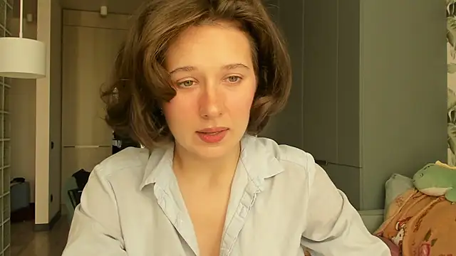 Lilith lutherlow online show from October 3, 1:45 pm