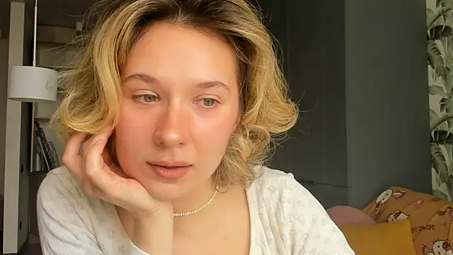 Lilith lutherlow online show from March 30, 12:28 pm