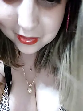 LoNa-daloua online show from February 17, 10:29 pm