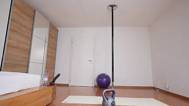 missdaisydiamond777 online show from January 12, 10:33 am