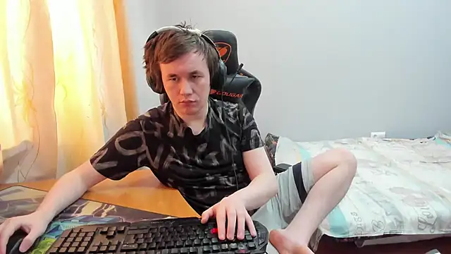 iliaskrislove online show from February 6, 6:53 am