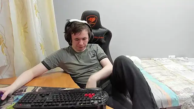 iliaskrislove online show from March 8, 1:33 am