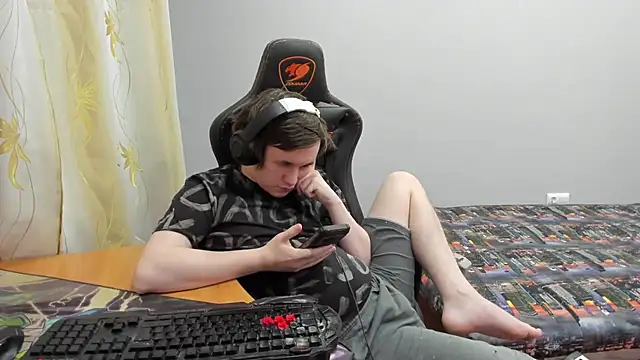 iliaskrislove online show from March 15, 9:33 pm