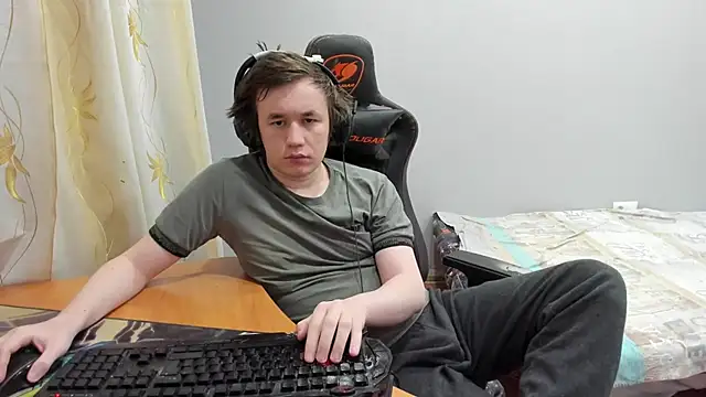 iliaskrislove online show from March 7, 12:39 am