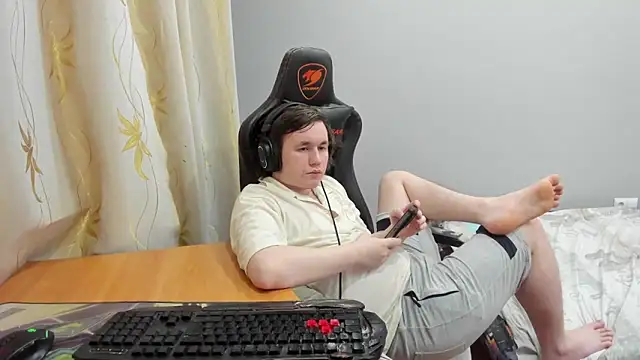 iliaskrislove online show from April 21, 8:15 pm