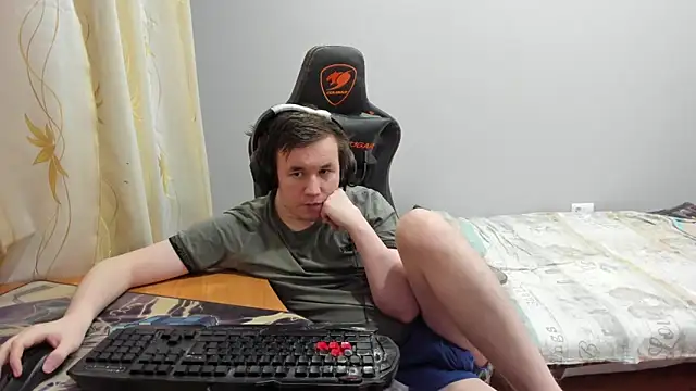 iliaskrislove online show from February 3, 9:20 pm