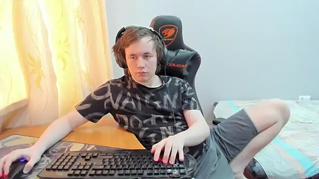 iliaskrislove online show from March 25, 4:23 am