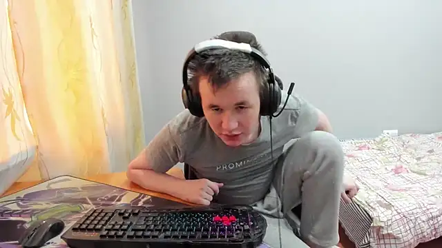 iliaskrislove online show from November 27, 7:42 am