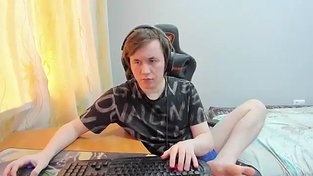 iliaskrislove online show from April 4, 10:00 am