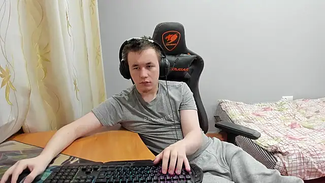 iliaskrislove online show from November 26, 7:36 pm