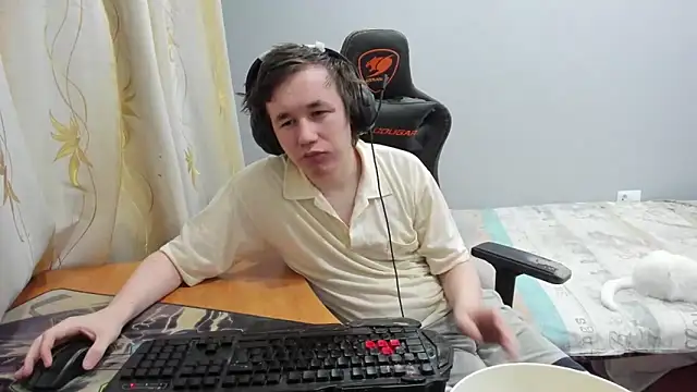 iliaskrislove online show from February 21, 12:12 am