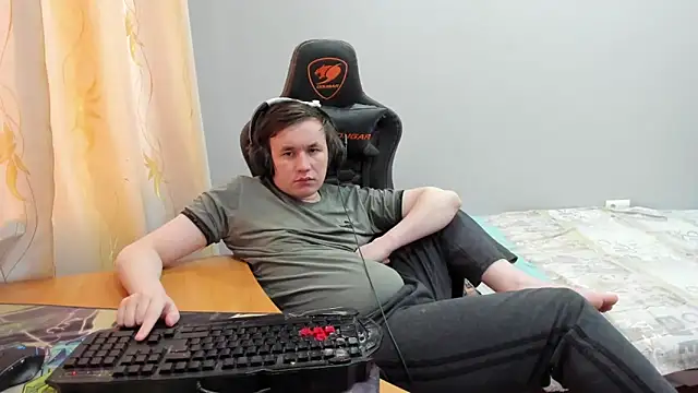 iliaskrislove online show from March 7, 1:27 pm