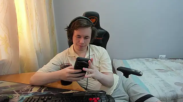 iliaskrislove online show from March 30, 11:22 am