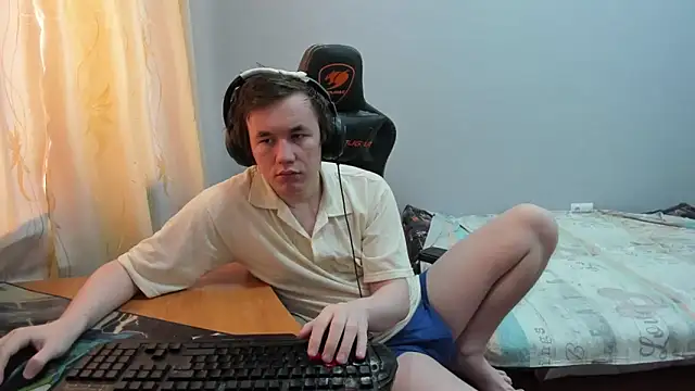 iliaskrislove online show from February 1, 9:07 am