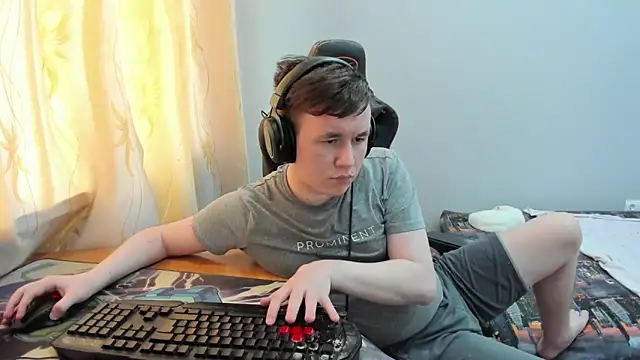 iliaskrislove online show from May 16, 10:36 am